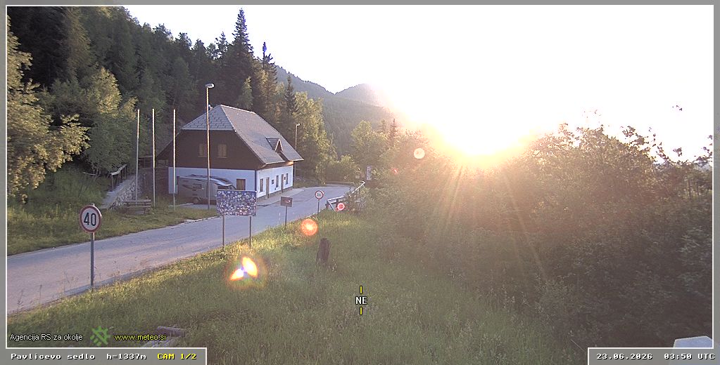 Webcam Pavličevo sedlo 1337 m - view towards northeast