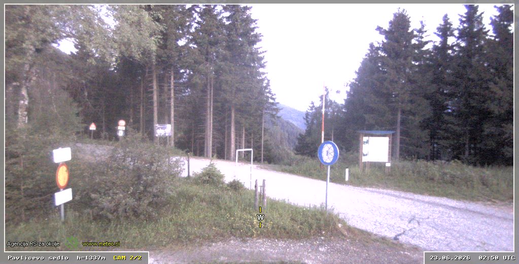 Webcam Pavličevo sedlo 1337 m - view towards west
