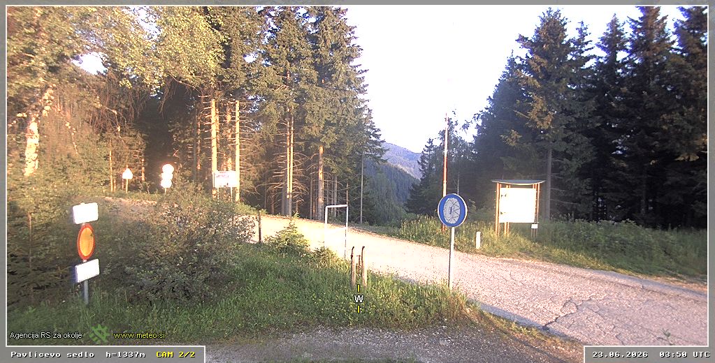 Webcam Pavličevo sedlo 1337 m - view towards west