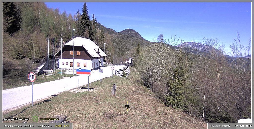 Spletna kamera Pavličevo sedlo 1337 m - pogled proti severovzhodu