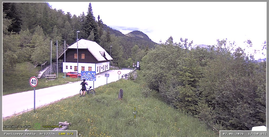 Spletna kamera Pavličevo sedlo 1337 m - pogled proti severovzhodu