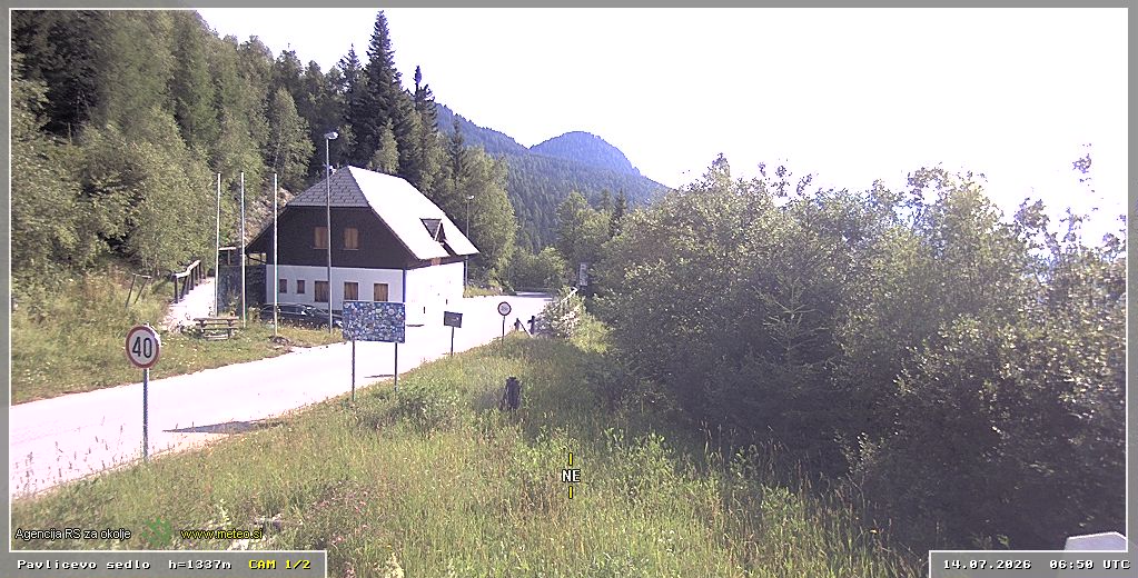 Webcam Pavličevo sedlo 1337 m - view towards northeast