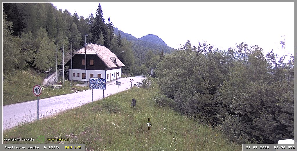 Spletna kamera Pavličevo sedlo 1337 m - pogled proti severovzhodu