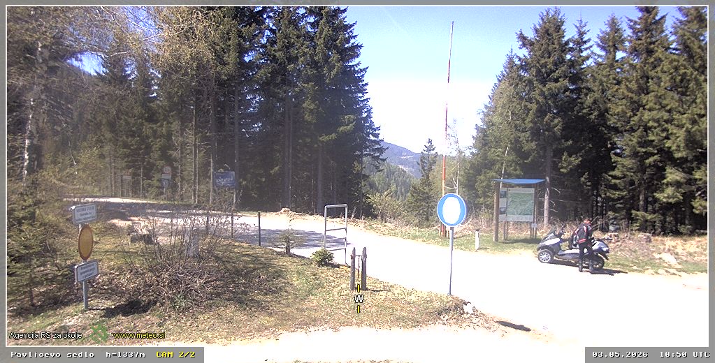 Webcam Pavličevo sedlo 1337 m - view towards west