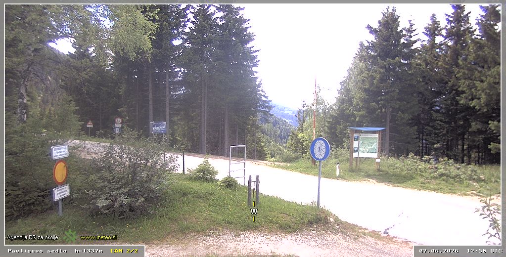Spletna kamera Pavličevo sedlo 1337 m - pogled proti zahodu